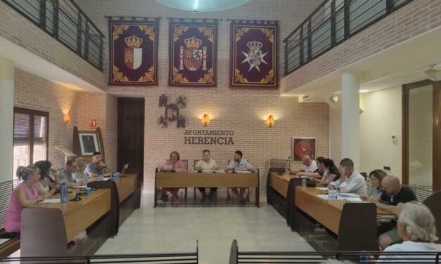 El Ayuntamiento de Herencia aprueba una Cuenta General con resultado positivo y regula por primera vez el uso de los patinetes eléctrico