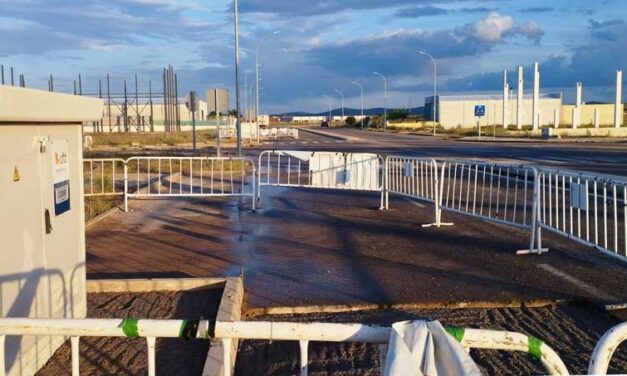 El Vial 8 del Polígono Industrial de La Solana ya dispone de suministro eléctrico legal