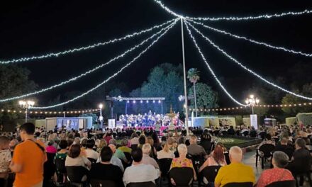 La OFMAN convierte la Fuente de la Talaverana en escenario de una gran noche de música sinfónica