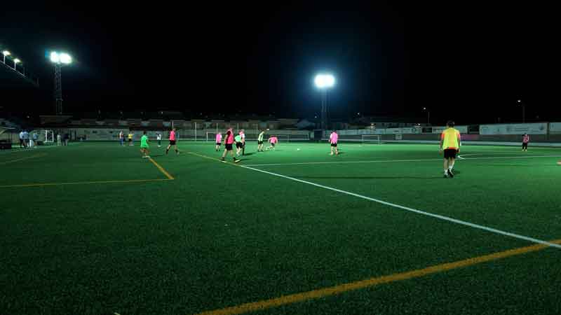 Campo de Criptana inaugura la nueva iluminación LED del Estadio Municipal Agustín de la Fuente