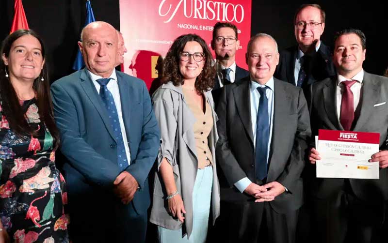 La Ruta de la Pasión Calatrava recibe el diploma de Fiesta de Interés Turístico Internacional en el Teatro Real de Madrid