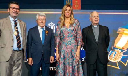 Enrique Cerezo y la Congregación de la Consolación reciben las Medallas al Mérito de Pozuelo y el párroco de Caná, el título de Hijo Adoptivo