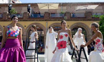 Carmen Alba reivindica la artesanía y la identidad de Castilla-La Mancha en la Mercedes-Benz Fashion Week Madrid con ‘Manos de Aire’