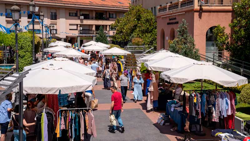 El centro de Pozuelo acoge este domingo una nueva edición del Mercado de Segunda Vida