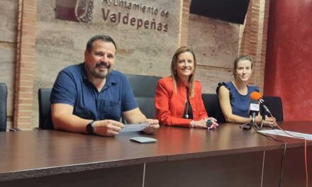 Valdepeñas conmemora el 30 aniversario de su hermanamiento con la ciudad de Cognac